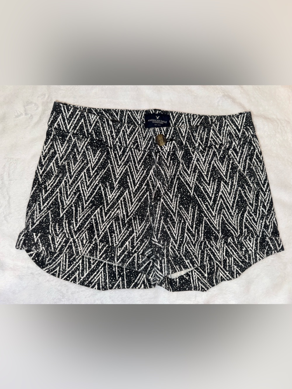 American Eagle Outfitters Black & White Chevron Print Shorts